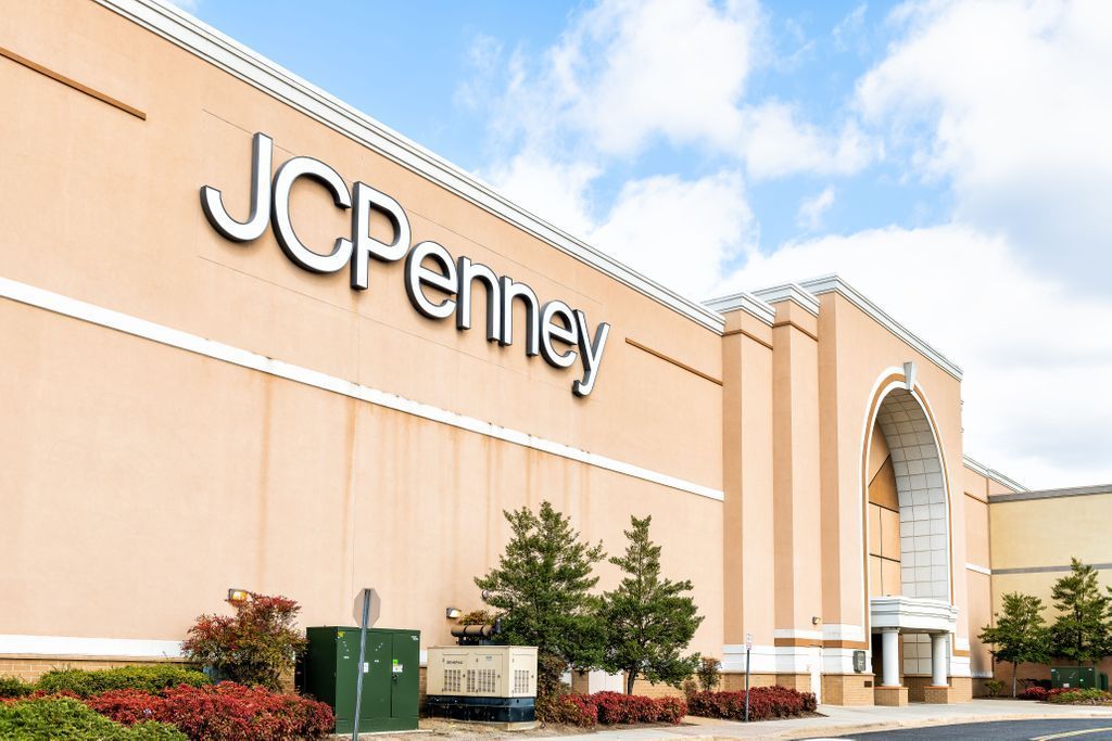 As shares fall below $1, it 'might be too late' for JC Penney to turn around yhoo.it/3a9GNVY by <a href="/Ajshaps/">Adam Shapiro</a>