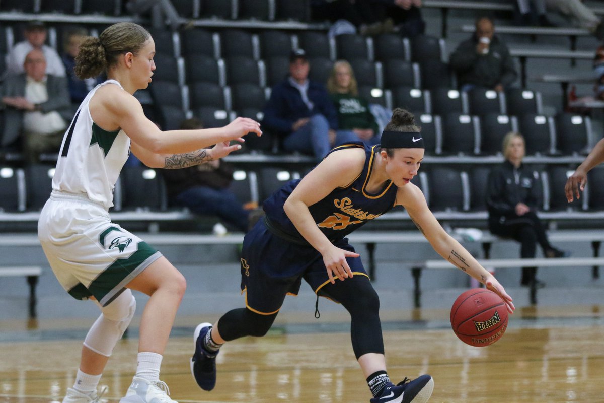 jeff_yoder's tweet photo. West Branch grad Haley Mullinnix and William Penn picked up a big 62-60 overtime win at No. 8 Central Methodist tonight. @rmmurken  @jtylee12 https://t.co/qA5wj6b8uc