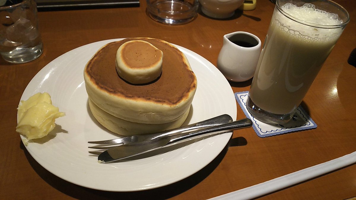 永野 恭平 A Twitter 稲田堤の珈琲家さんはホットケーキが有名なんやけど 上にかわいい赤ちゃんホットケーキがついてきます 映えを狙って写真を撮ってると サービスで三つ子にしてくれましたw 稲田堤 ホットケーキ 珈琲家 永野 恭平 A Twitter 稲田堤の珈琲家さんはホットケーキが有名なんやけど 上にかわいい赤ちゃんホットケーキがついてきます 映えを狙って写真を撮ってると サービスで三つ子にしてくれましたw 稲田堤 ホットケーキ 珈琲家