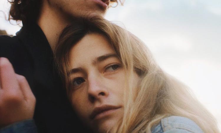 ThaiTicketMajor's tweet image. ชมเอ็มวีเพลง Wherever You Are ซิงเกิ้ลใหม่ล่าสุดจาก Kodaline

เตรียมพบกับไอริชร็อคกลุ่มนี้ได้ใน MAYA Music Festival 2020
ซื้อบัตร คลิก 👉👉 bit.ly/35TYLIB

ติดตามความบันเทิงทั้งไทย-เทศได้ที่ TTM Variety
👉👉 bit.ly/36RKs8A

#MAYAMusicFestival #MAYA2020