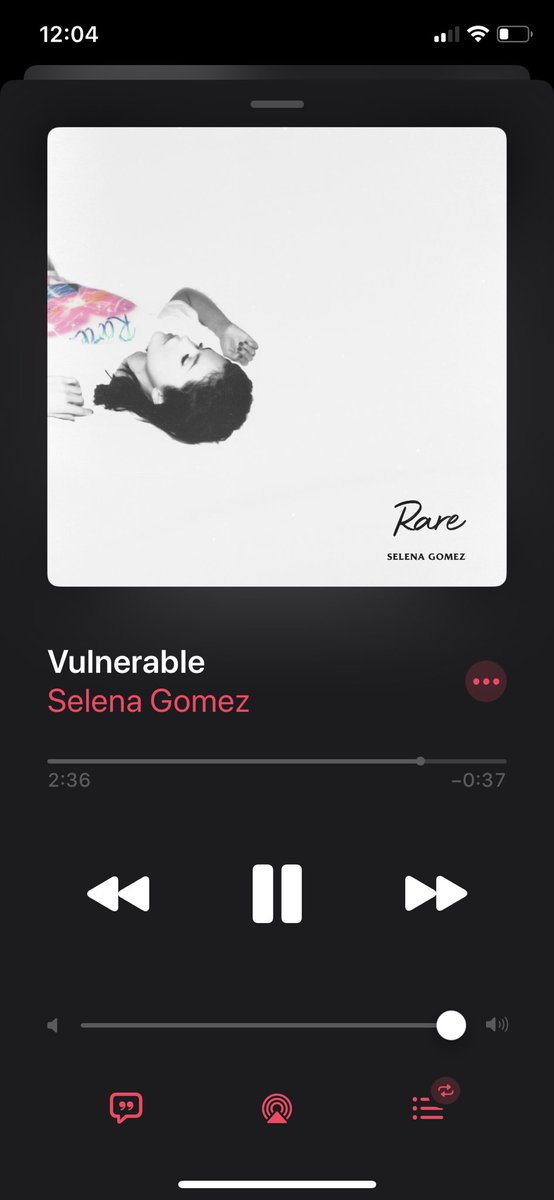Christinao24's tweet photo. ⁦Love the album Selena! And love you girl!!! 😊😘😍@selenagomez⁩ ⁦@SelenaFanClub⁩ https://t.co/Mh68zEg1jh