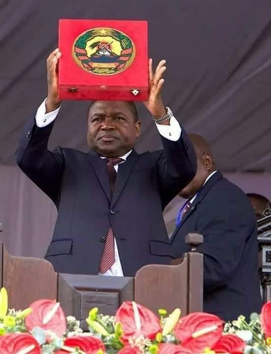 SADC_News's tweet photo. H.E. President Nyusi of #Mozambique &amp; Incoming Chair of #SADC has been sworn-in for the second term. Pledged to promote SADC regional integration through dialogue &amp; deepening mutually beneficial friendly &amp; economic cooperation relations @BWGovernment @MICTNamibia @clubOmozambique https://t.co/uIjcYhyUmK