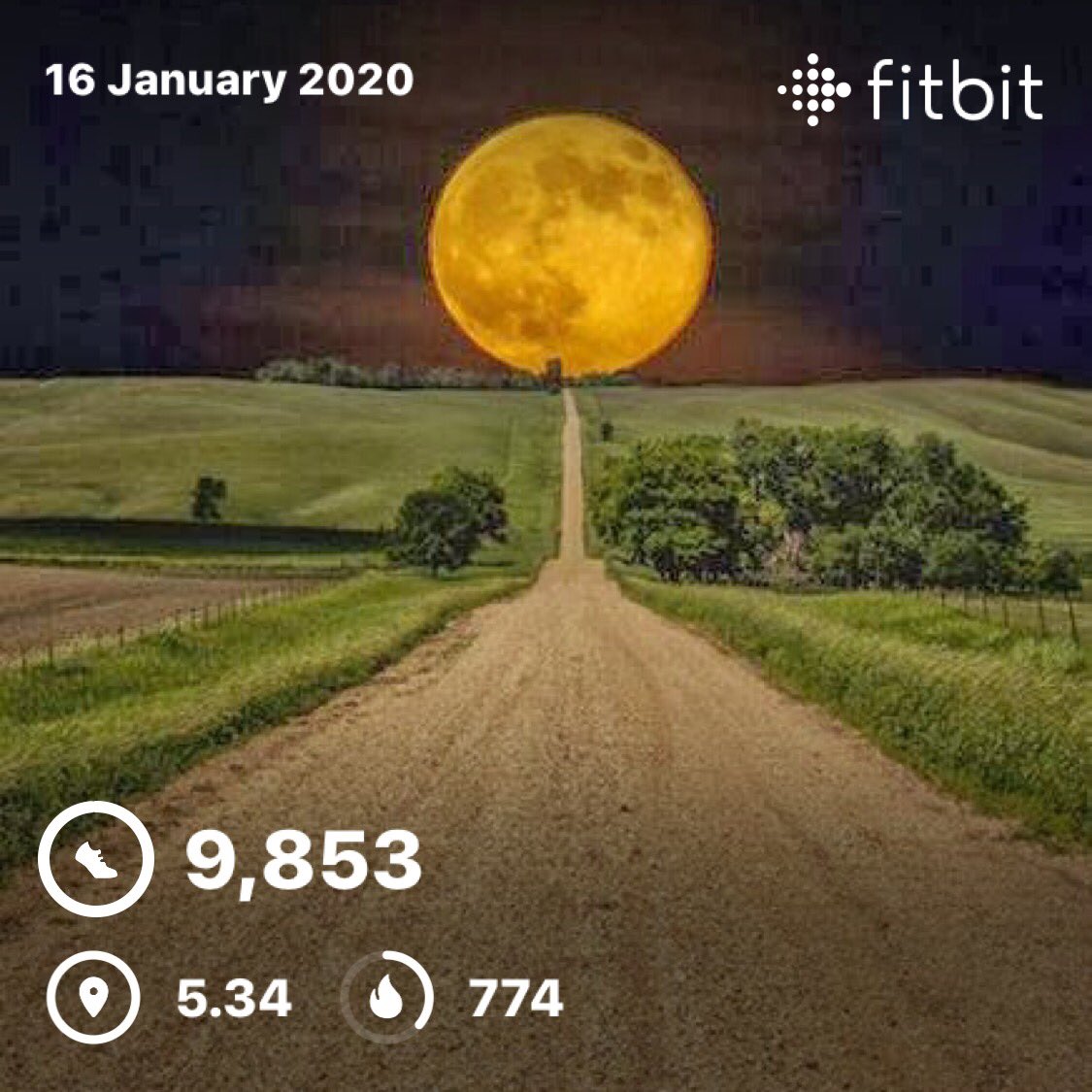comedyloulou's tweet photo. Look...Itโs a picture. Not where I ran this morning but it looks lovely and o thought Iโd post it with my stats. #thursdaysrun #thursday #thursdaymotivation #yes #runsararun #5miles #unexpected #chuffedthough #fitbit #fitbitstats https://t.co/JWZ7GuOtva