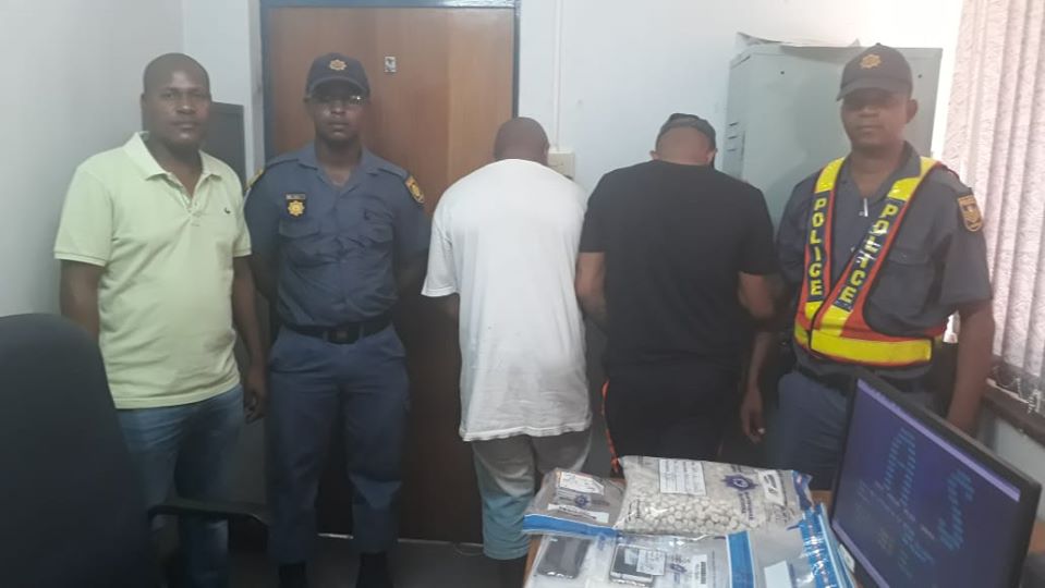 _ArriveAlive's tweet image. Success at Nakop border post  ow.ly/cCTC50xWLF4

#ArriveAlive #DrugsOffTheStreets #BorderPost @SAPoliceService