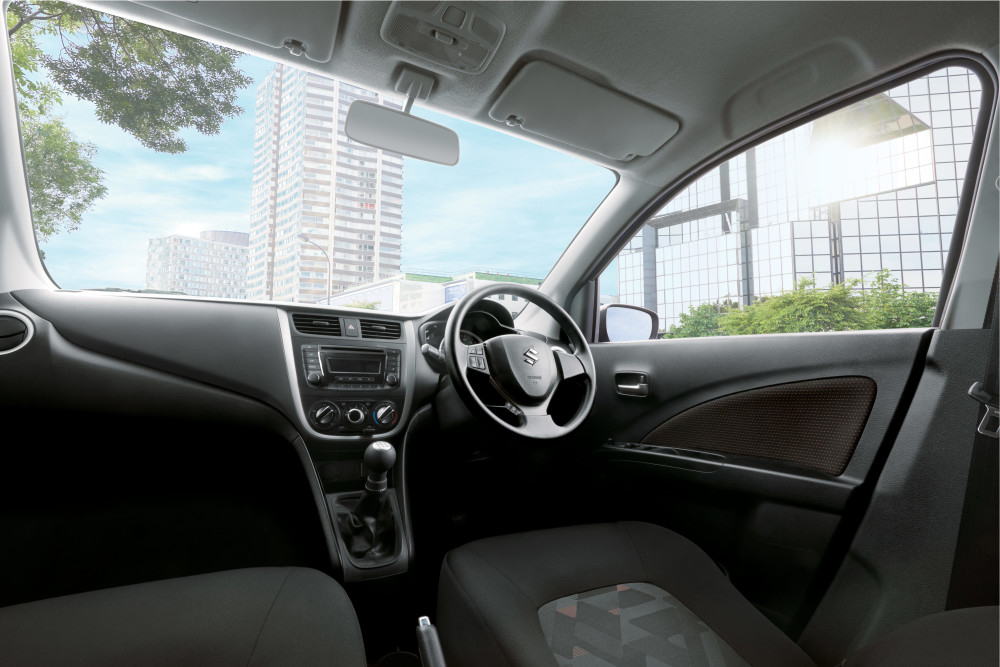 Suzuki_ZA's tweet image. Struggling to get out of holiday mode? Kokota in the Suzuki Celerio, with ample space and comfort needed for the pouncing cat elbow work. 

#XLSmallCar #SuzukISA #WayOfLife