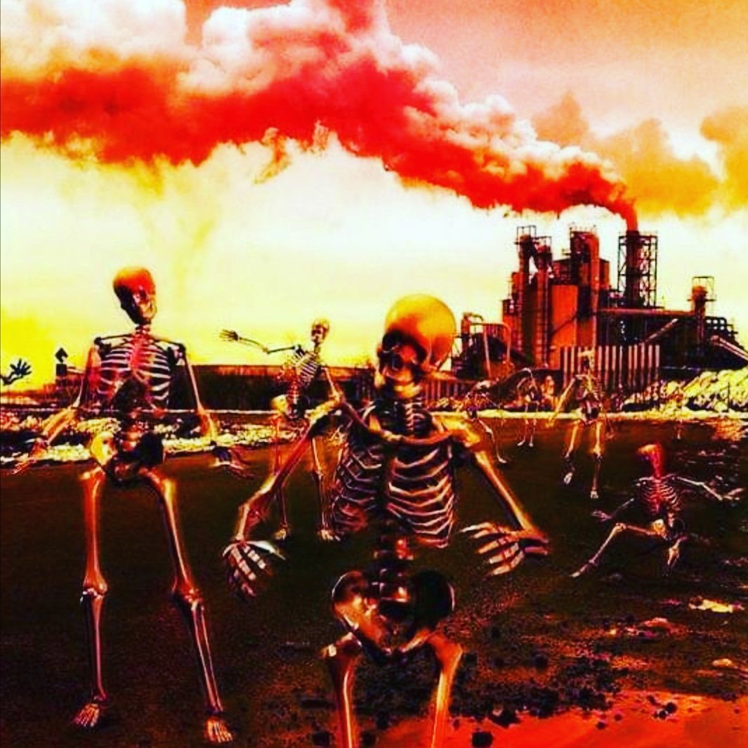 michellebowenuk's tweet photo. @Kronospan another day I wake up... My eyes are dry and my throat is sore. I see that horrendous fire continues to burn.
Suspected carcinogenic chemicals being pumped into the atmosphere! 
I demand to know what you are putting in my lungs 😠
#kronospan #monster #polluters #mdf https://t.co/bd9sYlbamo