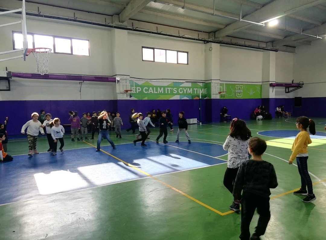 gizemykr's tweet photo. #UğurdaAktifYaşam İlkokul kademesinde düzenlemiş olduğumuz yakan top turnuvamızdan kareler.🏅  'Elim ayağım ateş, kalbim güneş' 👧🏼👦🏽 @oguz_turkmenli @nilcicek @sunalkarapostal @bornovakampusu @UgurOkullari @A_Karanfil86 @agokhansaygin https://t.co/6jHlLU0Pye