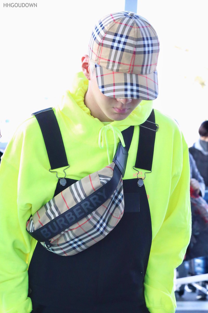 HHGOUDOWN's tweet image. 200116 인천 🛫 HQ

@official_hoony_

#이승훈 #위너 #HOONY #WINNER