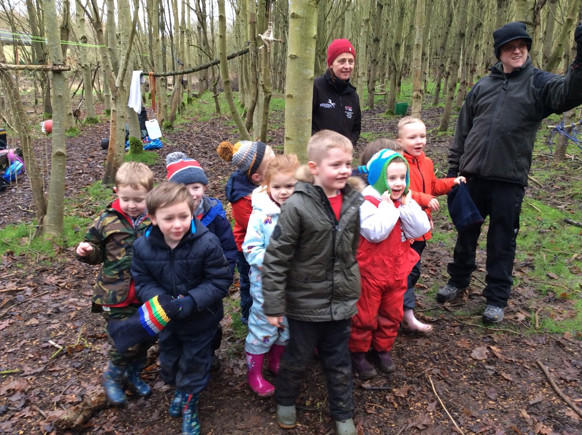 HemingtonPS's tweet photo. Class 1 enjoying a day out in the woods on an adventure day https://t.co/wCImIDDJK2