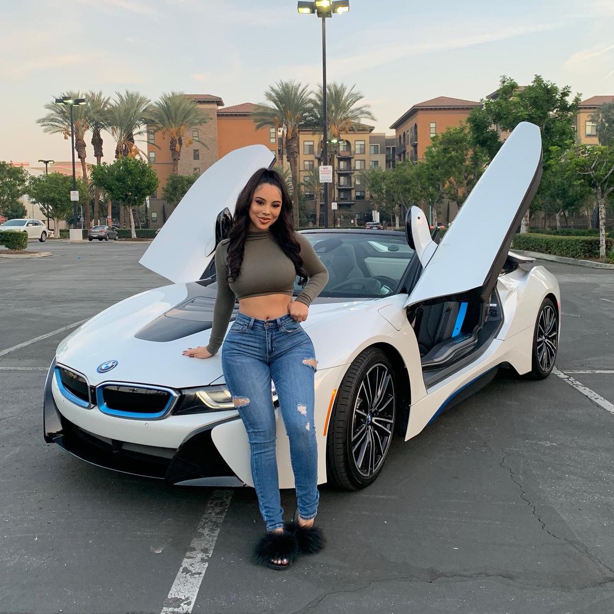 Alondradessy's tweet photo. I got my dream car again 😭💕 https://t.co/OY4UDNDPET