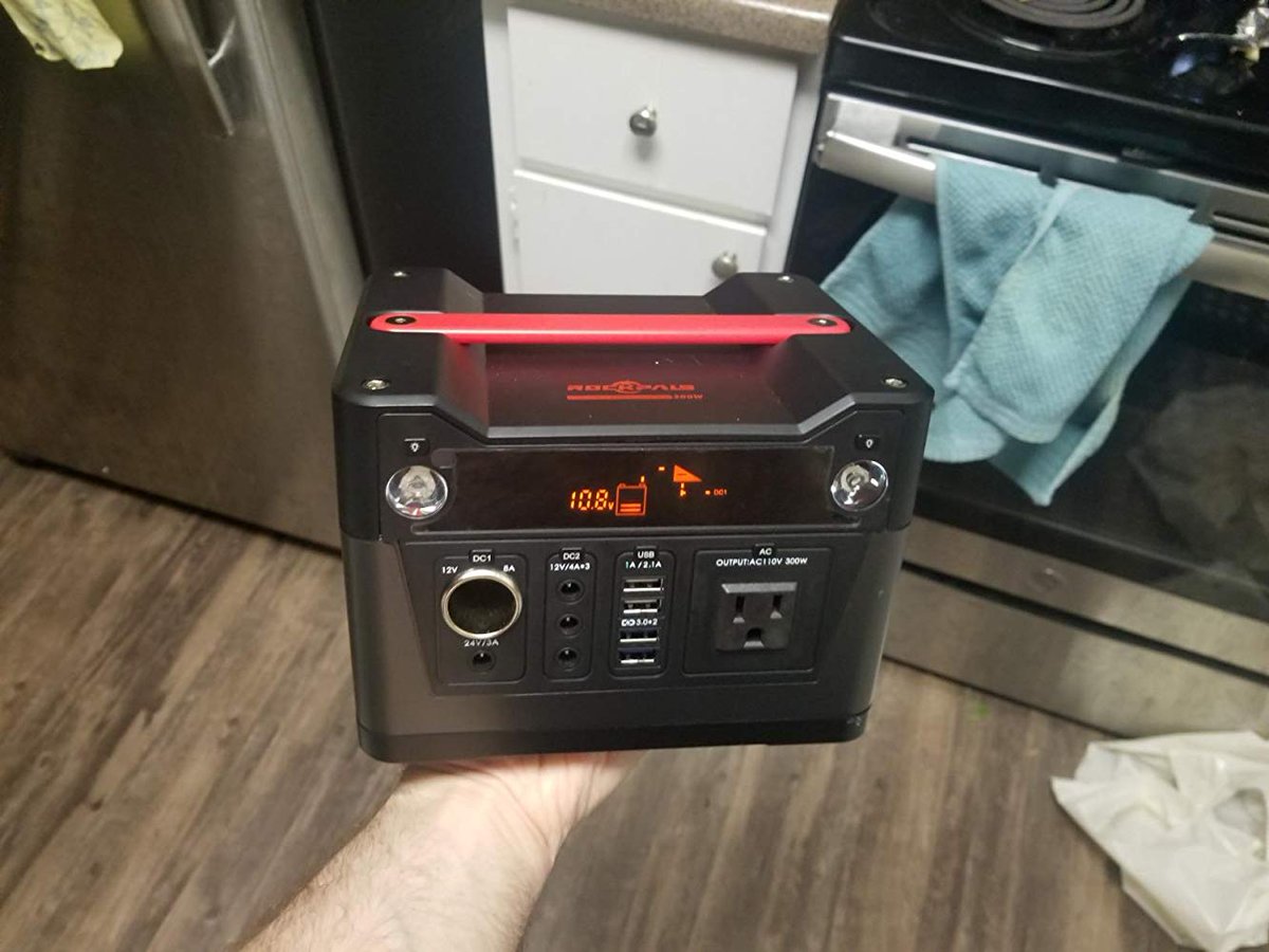 rockpals's tweet image. As for the CPAP. During my research, the main question everyone asked was how long it would last. For me, I can get three nights out of it - this is on an AirSense 10, with the pressure set to 7, and the heater/humidity on. 

#Rockpals #powerstation #cpapbattery #backupbattery