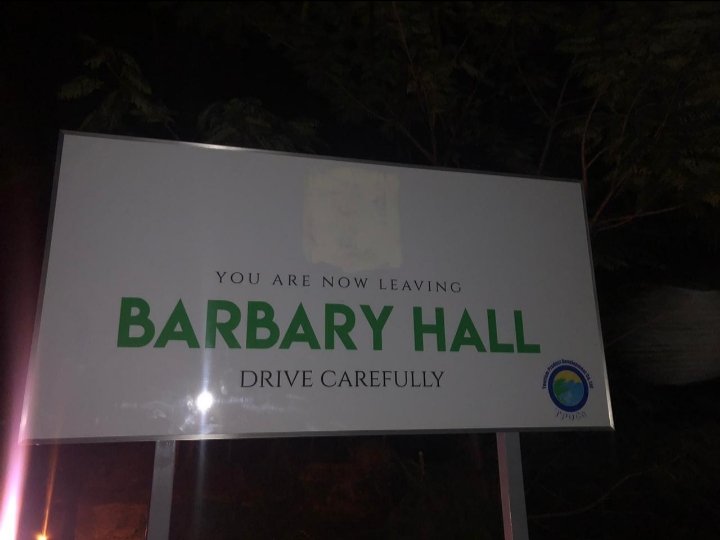 PovertyUnder's tweet photo. @2Brushie @ConcernedJam @jlpjamaica @AndrewHolnessJM And now the sign looks tacky because of stupidity....@jlpjamaica https://t.co/Fi1vS2V0HH