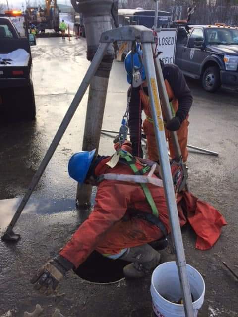 CUPELOCAL508's tweet photo. Yesterday #CUPE Local 508 members from the Water and Sewer dept hard at work on a water main break. They had to perform a confined space entry to repair broken gate valve, so they could control the water during the break.Great job folks! Keeping the City moving. #Fredericton https://t.co/73PjceBDnp