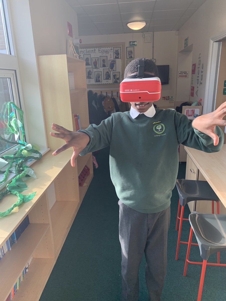 agjsschool's tweet photo. Strange who you meet in the Year 6 corridor or should I say in the jungle. Virtual reality certainly brings learning to life. @davesmithict #agjscomputing https://t.co/LMsdDVEmDf