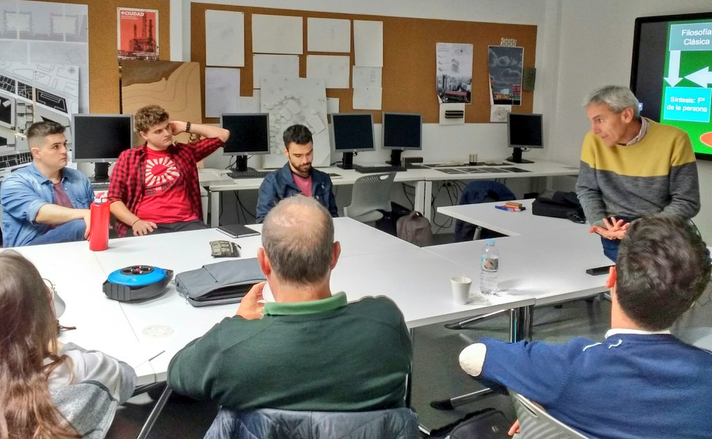 FerminDelgadoP's tweet photo. "Realidad y creatividad"💡.El escritor y filósofo Iván López nos brinda un reflexivo CineForum en "Expresión Gráfica I+D" Grado Arquitectura @UECanarias de la mano del director John Carney🎶. Gracias! @JavierGomaL @Lowylogo @EdicionesRialp @fotogramas_es https://t.co/SN8MnxDdsZ