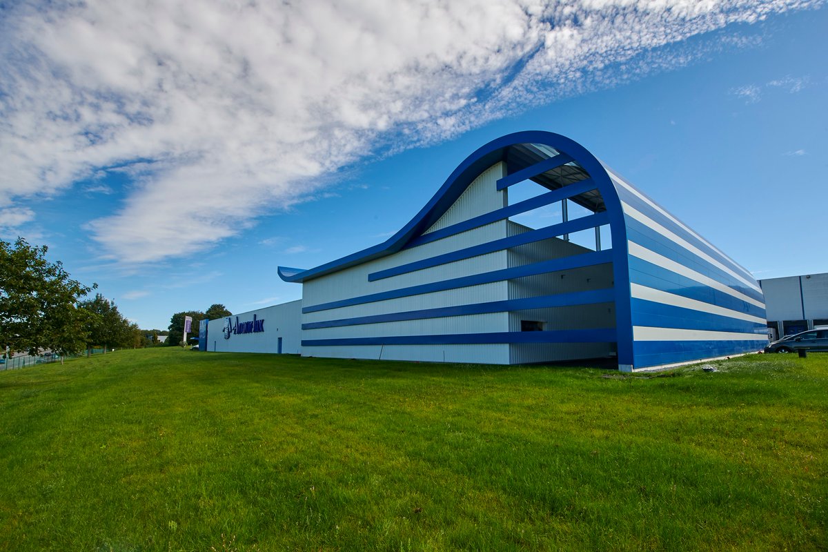 _archifactory_'s tweet photo. Retour en images sur l'extension du magasin de l'usine et des bureaux d'@armor_lux sur son site de production basé à Quimper dans le Finistère (29).

➡️ Plus d'infos et de photos📸: https://t.co/YUNOJNOrlY

#architecture #conception #agence #bretagne #usine #bureaux https://t.co/AidnRNOemD