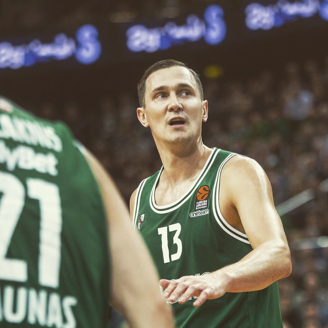Great feeling when victories get marked with records 🙌 Very happy to achieve this with Zalgiris 💚 Thank you for your wishes! #ManoKomanda #Zalgiris #Euroleague