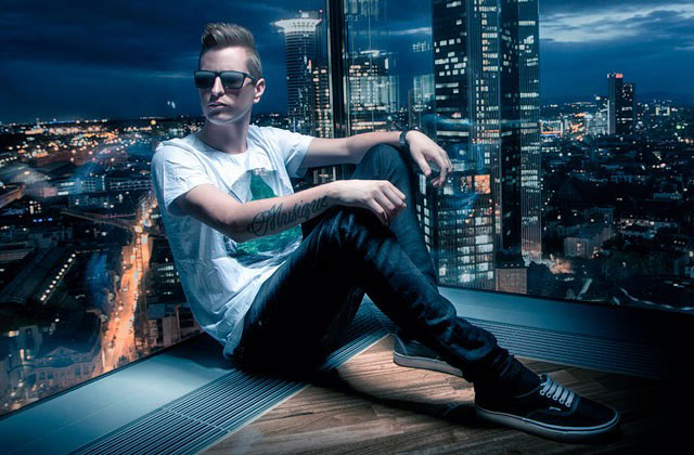 VCL_Clubbing's tweet photo. Robin Schulz | Sugar R...-#VirtualClubbingLife #VCL #RobinSchulz #Dance #deejay #DeepHou...-https://t.co/zARS9vIWZR https://t.co/c7VEl0beNn
