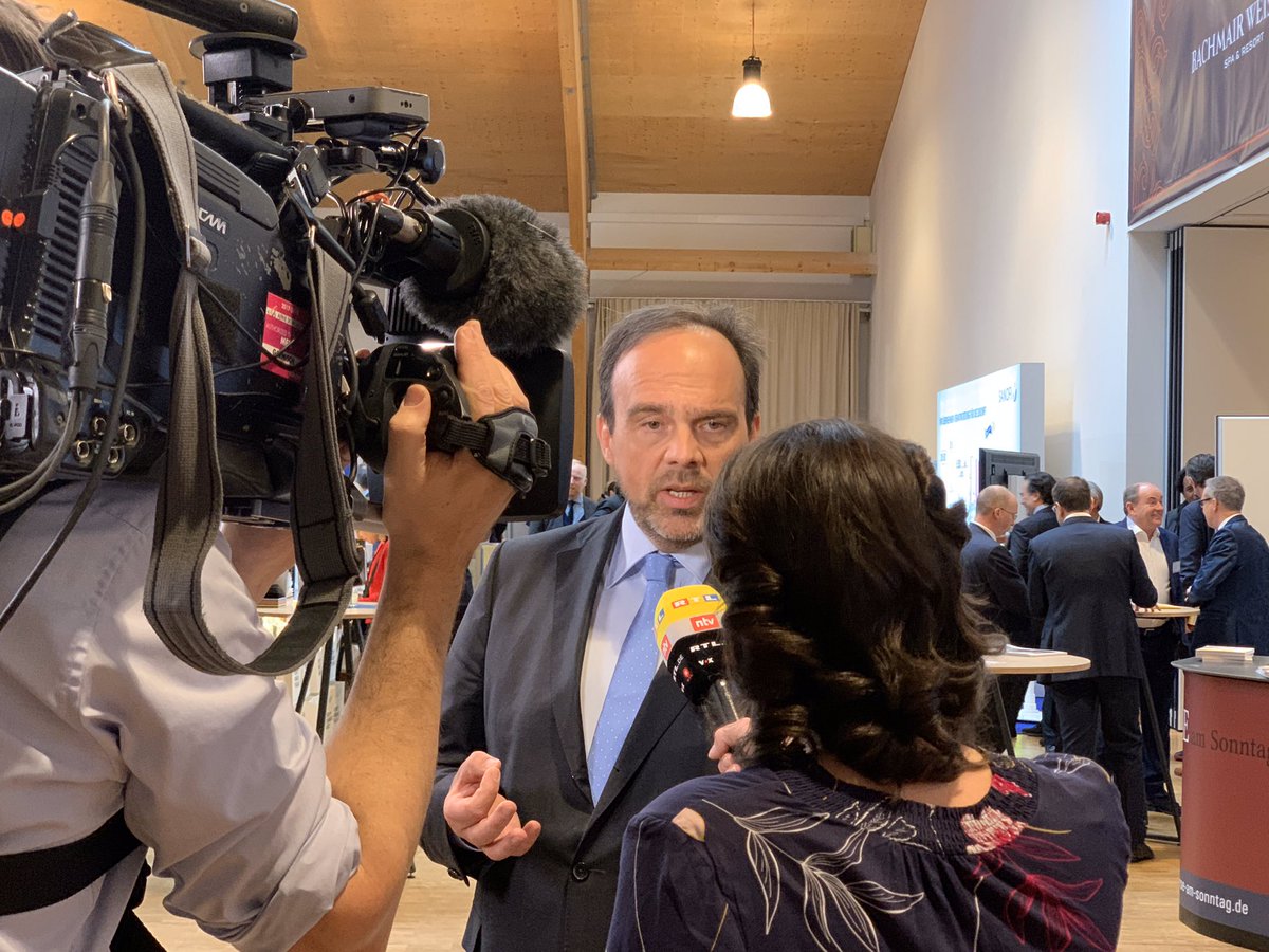 Wichtiger Austausch und interessante Keynotes beim Ludwig Erhard Gipfel am Tegernsee: Heute habe ich neben Dorothea Bär, Frank Thelen und 50 weiteren Speakern über die Herausforderungen der Digitalisierung für die deutsche Wirtschaft gesprochen #digitalisierung #DataAnalytics #5G