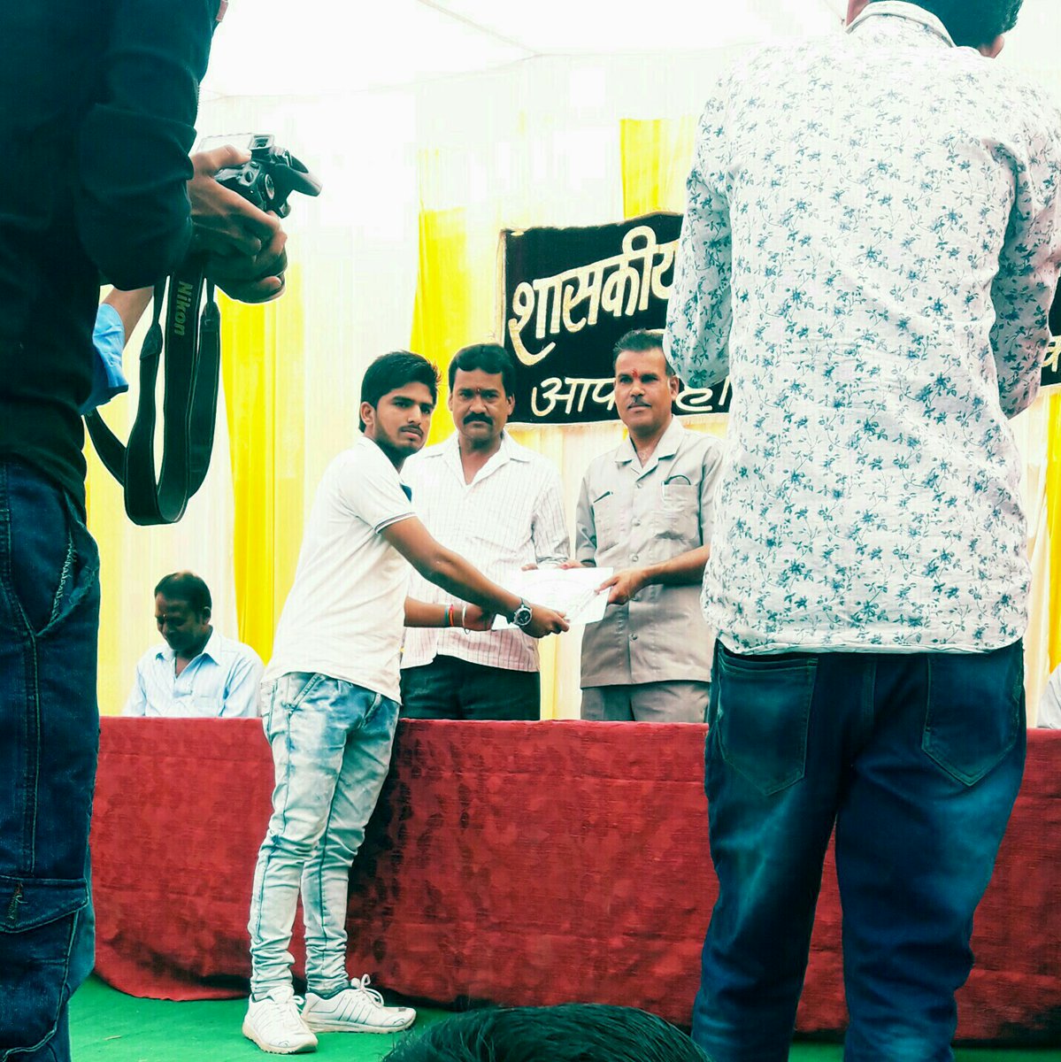 rvindChouhan's tweet photo. Old is Gold.
#OldMemories
#CricketandDebatecompitition
#Missingteachers
(From Govt. Higher Secondary School Karnawad @Dewas). https://t.co/VBtDeyzcud