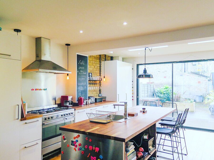 SPACE2LOCATIONS's tweet image. This existing SPACE-2 location has a beautiful new kitchen area and is perfect for photoshoots and filming. For more info email Sara@space-2.com quoting CRD001. #location #residential #london #film #tv #commercial #produce #production #locationscout #locationmanager #space2