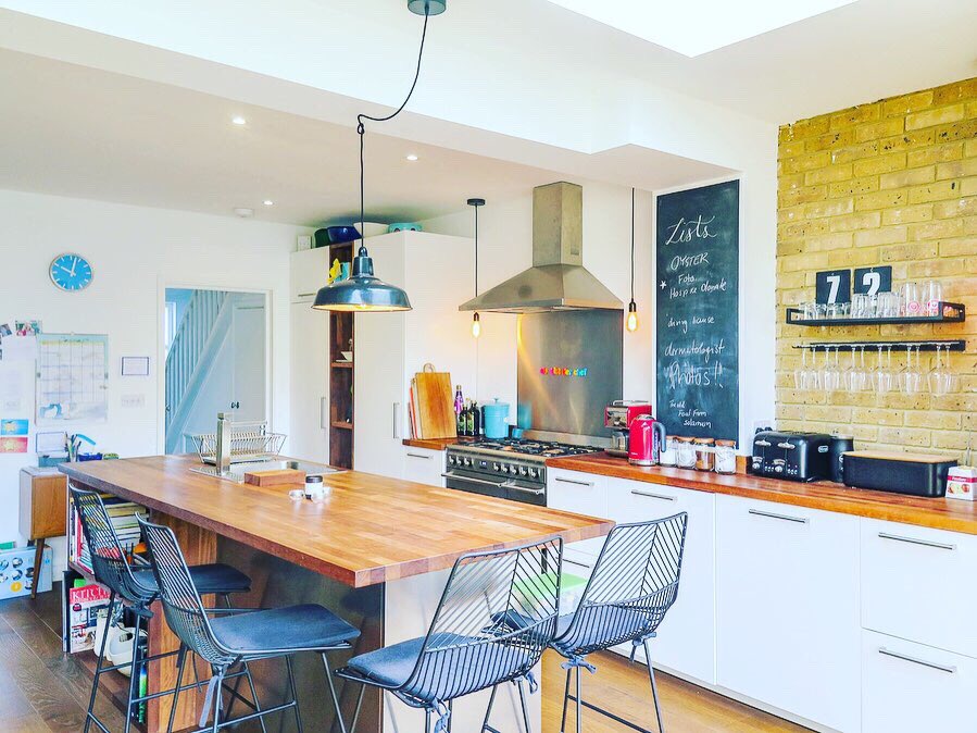SPACE2LOCATIONS's tweet image. This existing SPACE-2 location has a beautiful new kitchen area and is perfect for photoshoots and filming. For more info email Sara@space-2.com quoting CRD001. #location #residential #london #film #tv #commercial #produce #production #locationscout #locationmanager #space2