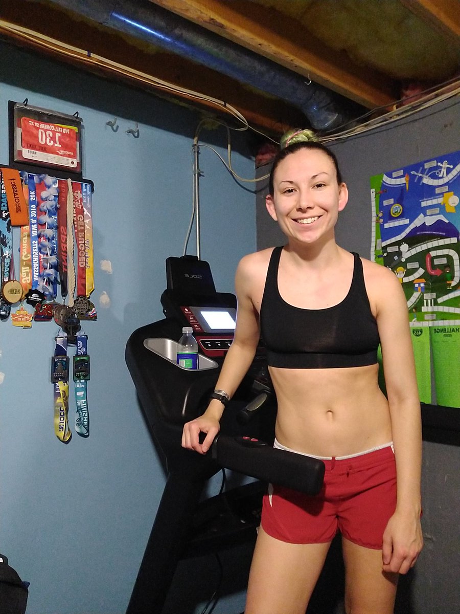 runnerantics's tweet image. One super easy mile for rest day yesterday to start getting in those @465challenge miles 🙌
.
Check it out and maybe join the challenge with the code 𝗕𝗜𝗕𝗥𝗔𝗩𝗘!
.
#465challenge #465br #runner