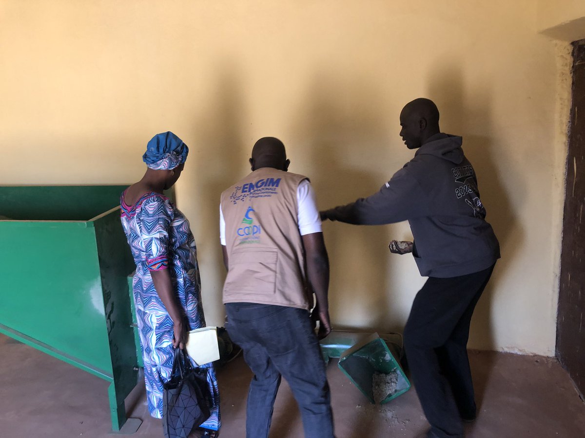 createam2015's tweet photo. Accompagnement de proximité par @createam2015  des jeunes financés dans le cadre du projet Bara Sira de  @EngimOng Mali
#entrepreneuriat
#innovation,
#emploijeune https://t.co/0iY6Gna2tC
