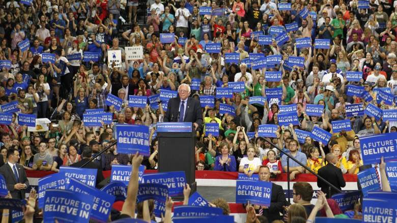 themurrisme's tweet photo. @BonnieDowning9 @Gianna47 @catturd2 @DonaldJTrumpJr @realDonaldTrump Can’t fill a room? You know what else you can fill a room with? The legislation the dems have passed that is sitting on Moscow Mitch’s desk. You know what else you could fill a room with? The number of trump associates who have indicted and convicted of crimes connected to trump https://t.co/tASizh08b8