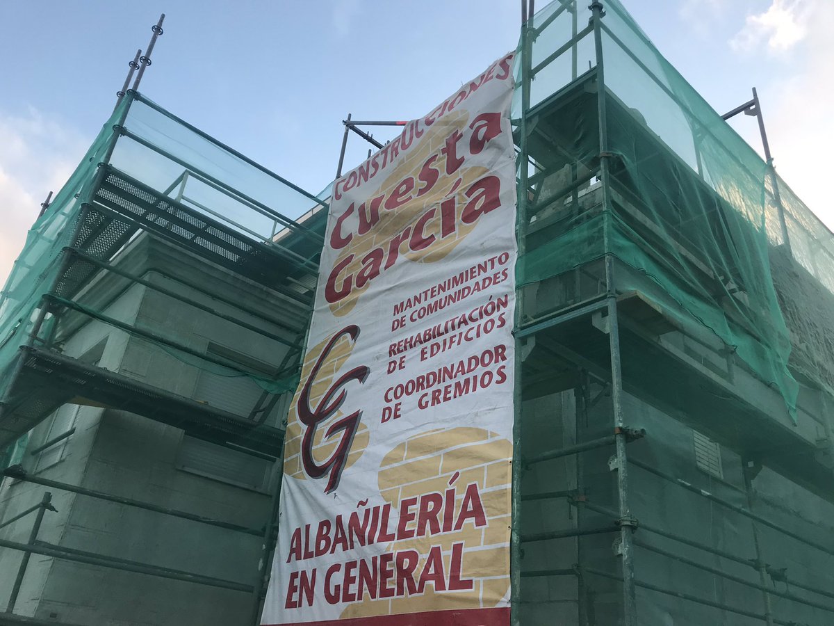 Sistema decorativo en fachada exterior,aplicación de mortero adhesivo mineral y malla de armadura de fibra de vidrio alcalino, para rehabilitar fachada exterior sobre antiguo enfoscado,ciclo pictórico y aplacado**Suministros monte**
#kerakoverecoactiv 
#keraklima
#rinforzov50