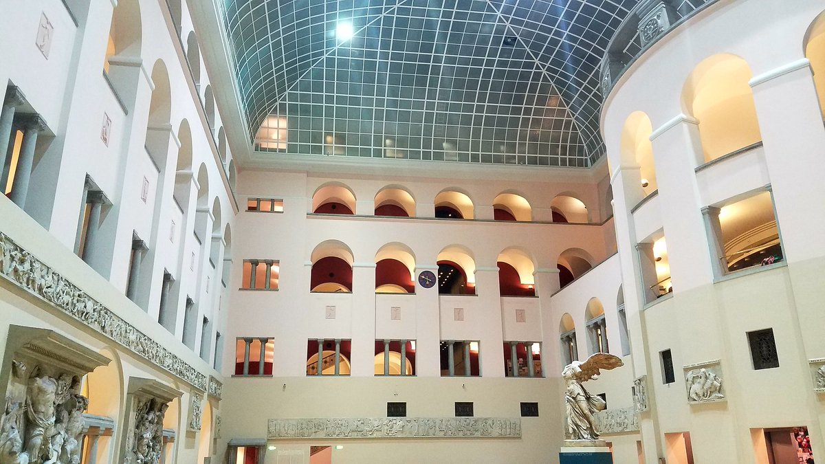 JohannaBarnbeck's tweet photo. Happy to be invited to an international week of #CitizenScience: @ETH @UZH_ch @pwa_zurich #cswinterschool #CSinCH2020 My 1-day workshop explored #artisticresearch and art practices in citizen science projects. Looking forward to see the participants' developed ideas implemented! https://t.co/OcOzqQjJ38