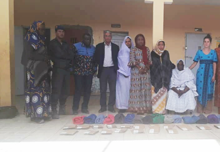 Le 14/01/2020, Le Ministère des Affaires Sociales, de l'Enfance et de la Famille a accompagné la distribution de vêtements hygiéniques lavables et réutilisables au profit des femmes au centre pénitentiaire de Nouakchott  en collaboration avec l'ONG CSF. 
#Masef
#Femmes.
