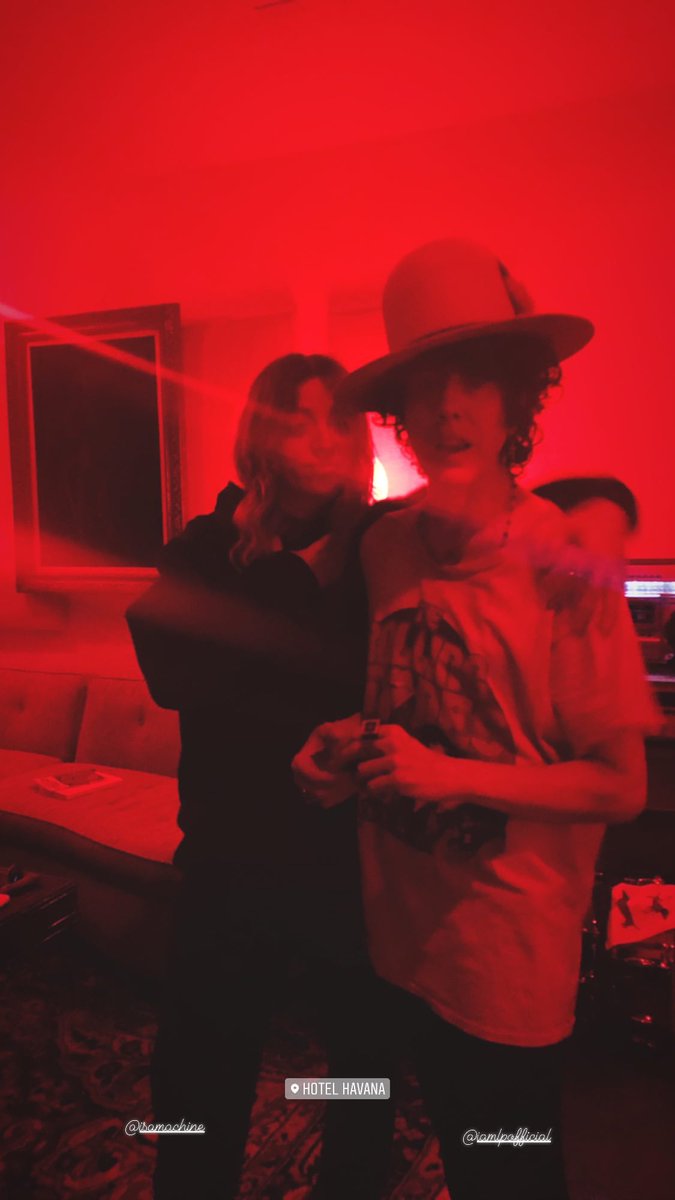 [📸|20.01.16] Foto por <a href="/MikeDelRio/">DEL RIO</a> nos stories do Instagram da <a href="/iamlp/">LP</a> e @isamachine.

LP cada vez mais linda!