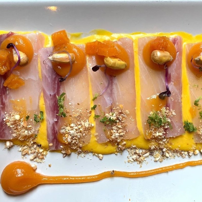 El tiradito, un clásico de nuestra casa y un nuevo nexo con nuestras raíces peruanas y nuestra esencia nikkei. Os recordamos que hasta el día 28 permanecemos cerrados por vacaciones en #Asturias pero puedes disfrutarlo con gusto en #Madrid.