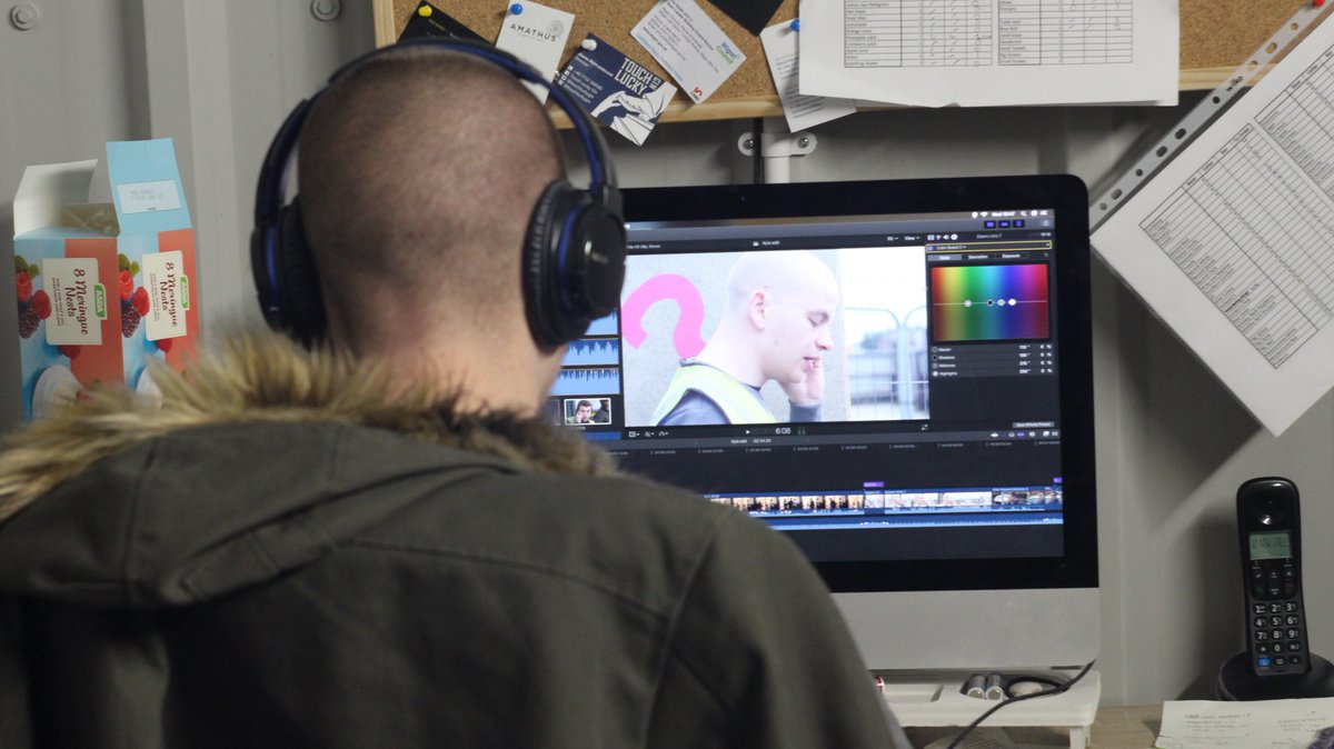 qweerdog's tweet photo. Here's @samtaylor62, who plays Deano in #AbsoluteCeratinty?, editing the final cut of our trailer.

Keep an eye out for it later today!

#AbsoluteCertainty2020 #TurnOnFest #Superbia #TurnOnFestMCR #HopeMillTheatre #Manchester https://t.co/moxH4thd9w