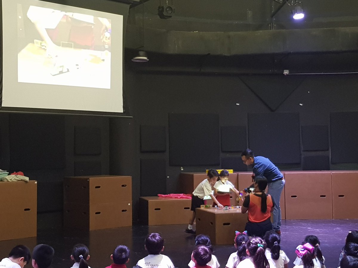 KhalidIsz's tweet photo. Primary Assembly. #youcodeyouplay #segment1 #showcase #cca #primary #computingcoach #computingteacher #robotic #motorskillsrobotic @Carrieling4 https://t.co/Dfjp1ZY1e6