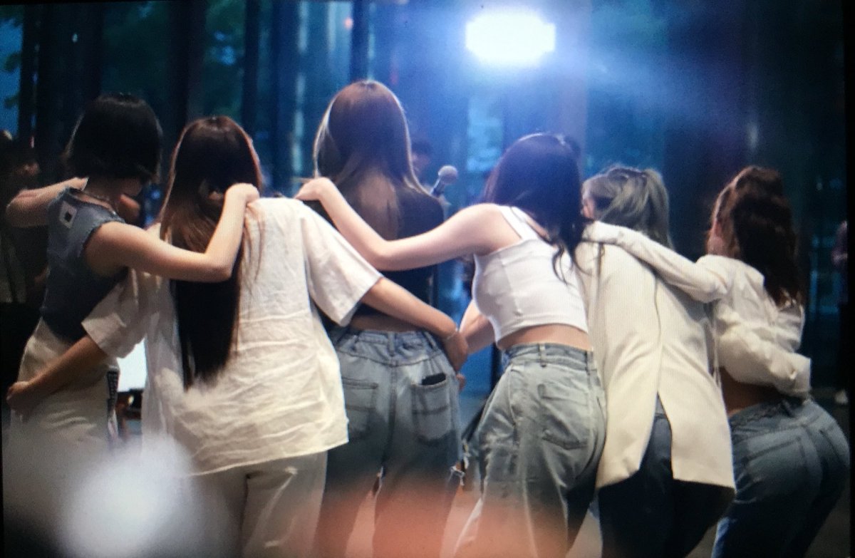 EUNHASB's tweet photo. #여자친구 #소원 #예린 #은하 #유주 #신비 #엄지  

#5YearsWithGFRIEND 
#SeasonOfGFRIEND

@GFRDofficial 
@GFRDofficialJP https://t.co/ybJP8D6yjh