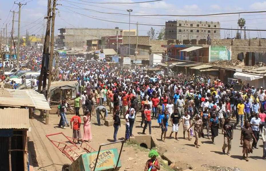 MigunaMiguna's tweet image. These were unarmed civilians in Mwiki, Kasarani, yesterday, January 15, 2020. Patriots should do this from Mandera to Lunga Lunga. From Busia to Malindi. Millions of gallant patriots must march fearlessly to freedom. Tyrant Uhuru Kenyatta must fall with all his enablers. #mwiki