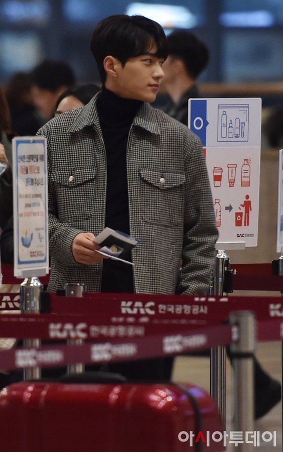 staywithyouL's tweet photo. [📸] Media HD Compilation

🗓️ 16/01/2020
🖤 Korea ⇨ Japan for "Come With Me" in Tokyo 
🔗 https://t.co/5q9LaNJEfU

@INFINITELKIM
 💕

i'll keep the folder updated if there are more pic, as for now 7P~

#김명수 #명수 #엘 
#kimmyungsoo #myungsoo #金明洙 #L 
#ミョンス #エル #어서와 https://t.co/V521MUJ8Tu