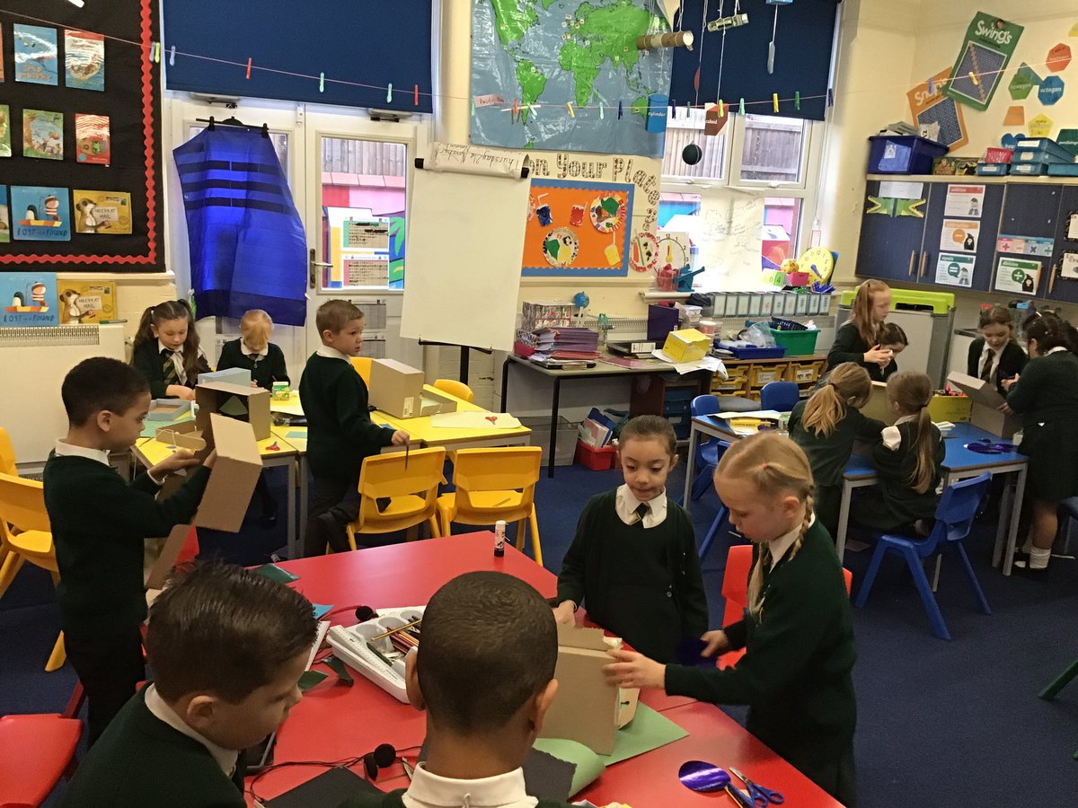 sjvblackpool's tweet photo. #SJVClass2W having a very creative morning for #Nothingday #stuffeverywhere #itsonly9:28am https://t.co/FsvtTjmD9v