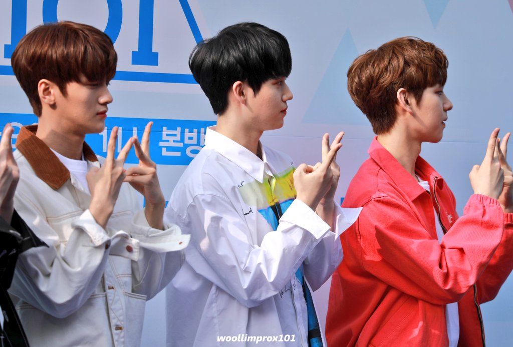 DRIPPINFO's tweet photo. [PHOTO] 190630 - Blue Carpet Ceremony

▪︎Junho.. Is he really a robot? He didn't move at all!!▪︎

#준호 #윤성 #동윤 #Junho #Yunseong #Dongyun #Producex101 #WoollimBoys https://t.co/3lBWpTDpvx