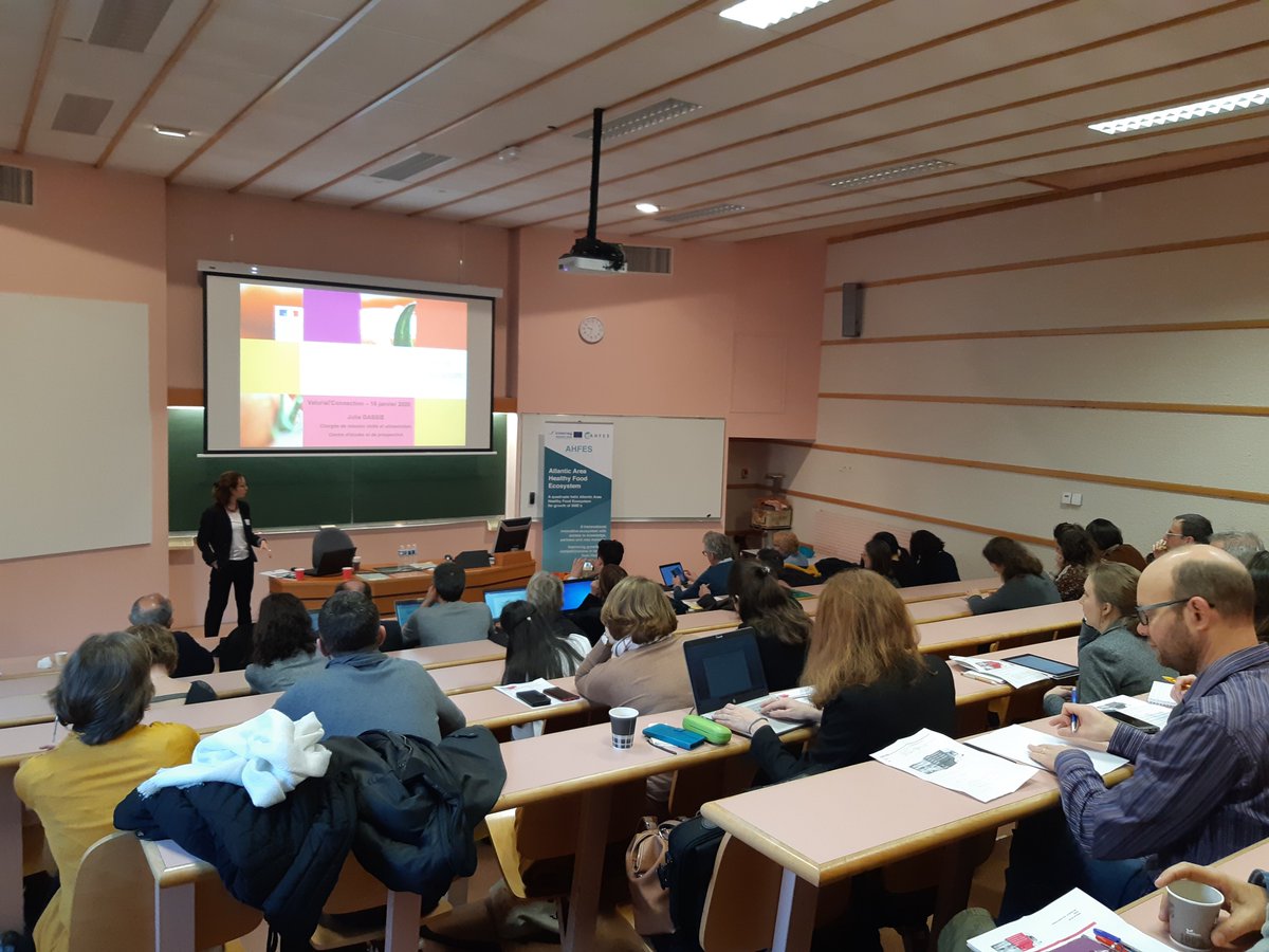 Pole_Valorial's tweet photo. Identifier les #transformations #sociétales pour comprendre les #tendances #alimentaires, éclairages du centre d'études et de prospectives du @Min_Agriculture ce matin à Nantes #Valorialconnection https://t.co/wt7SpHezmO