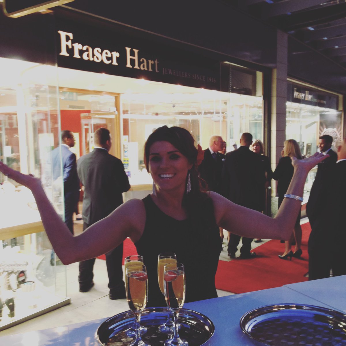 purplefizzuk's tweet image. Always happy to serve you 😀 One of our Champagne bars 🥂 for a special #rolex watch event ⏱ #fraserhart #watchlaunch #champagnereception #corporateeventbar
