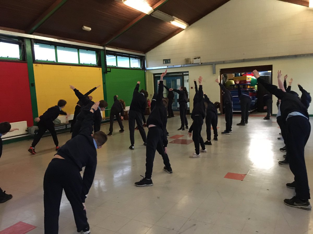 DunneClass's tweet photo. Dealing with this rainy day by starting it off with dance with Catherine Casey 💃🏼🕺 https://t.co/WcbdLjLSGK