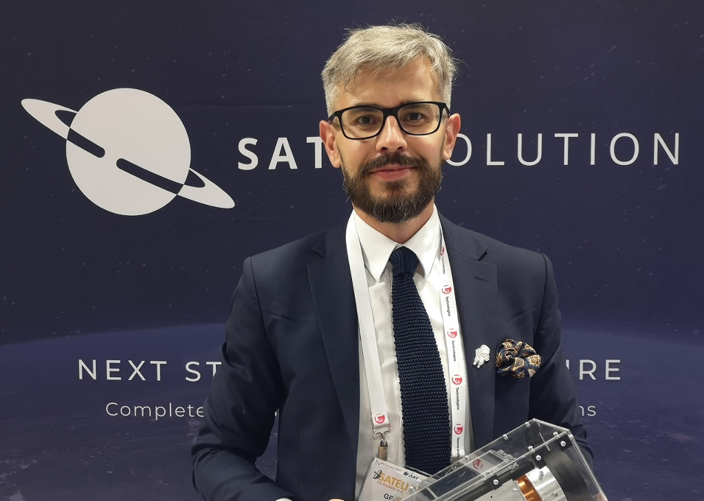 We are very pleased to announce that Polish NewSpace business @SatRevolution has joined the Satsearch Membership Program. Find out more about SatRevolution's fantastic new IOD opportunity for space manufacturers here: satsearch.co/products/satre….

#newspace #satsearch #satrevolution