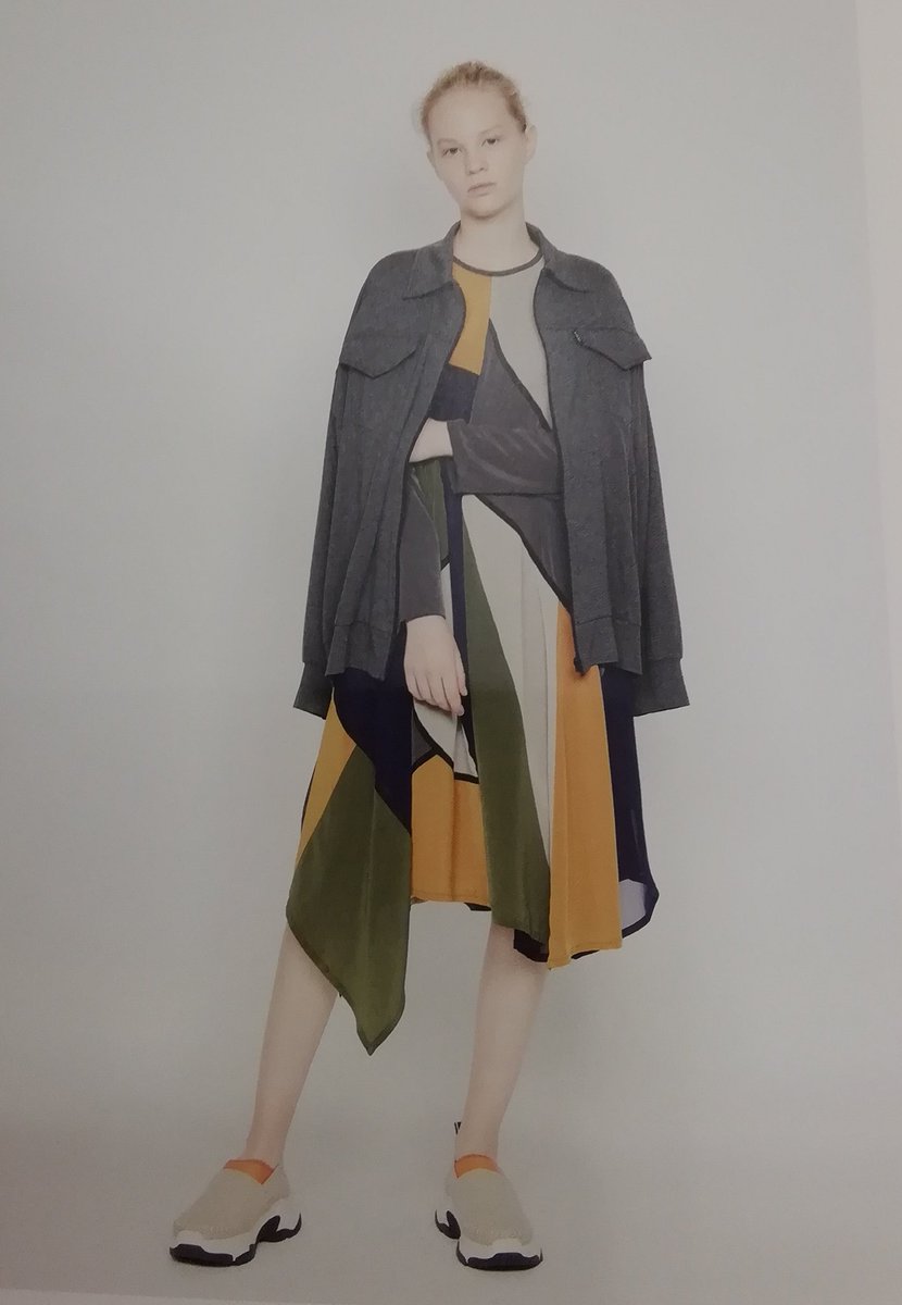 Bise Gommeのお勧めワンピースです ステンドグラスカットミックスワンピは 手の凝ったデザインと配色がcoolです 軽くカットソーのブルゾンをはおってもgoodです Gomme ワンピース 春物 ステンドグラス風 T Co Vszpbvuesr