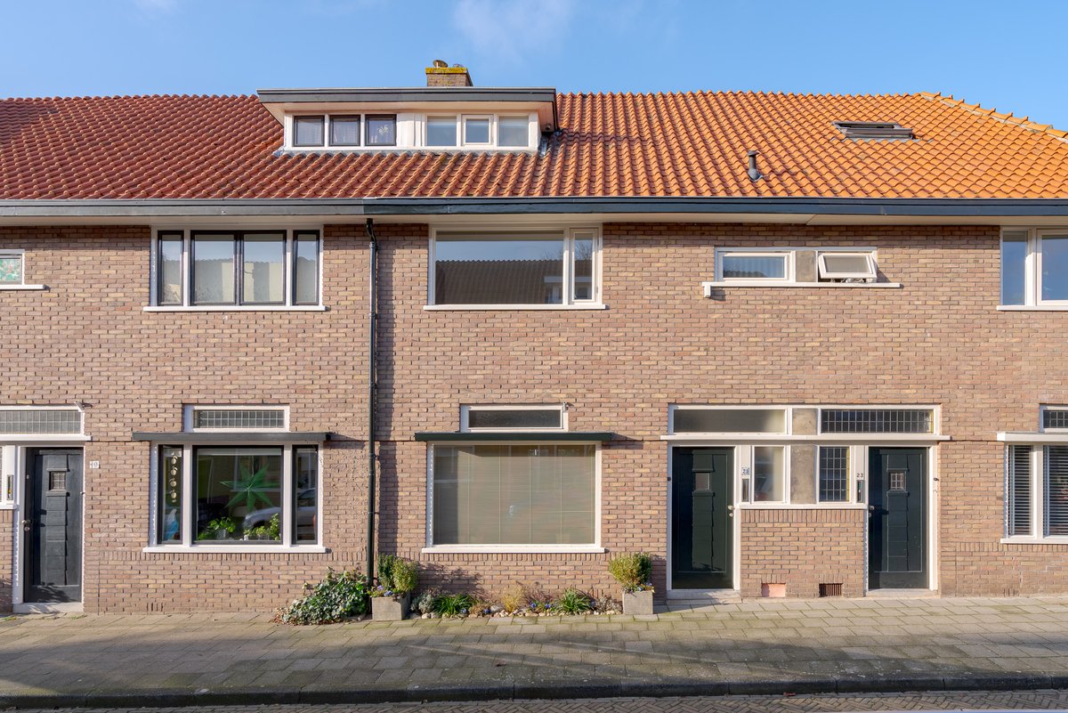 #NIEUW! Goed onderhouden jaren '30 woning in #Assendorp
Beerninkstraat 21 #tussenwoning dichtbij alle voorzieningen #Wezenlandenpark, binnenstad #Zwolle.
Woning met #achtertuin, 3 slpkmrs, berging en zolder. Op korte termijn beschikbaar. 038 2022 078
Zie: admono.nl/woning/zwolle-…
