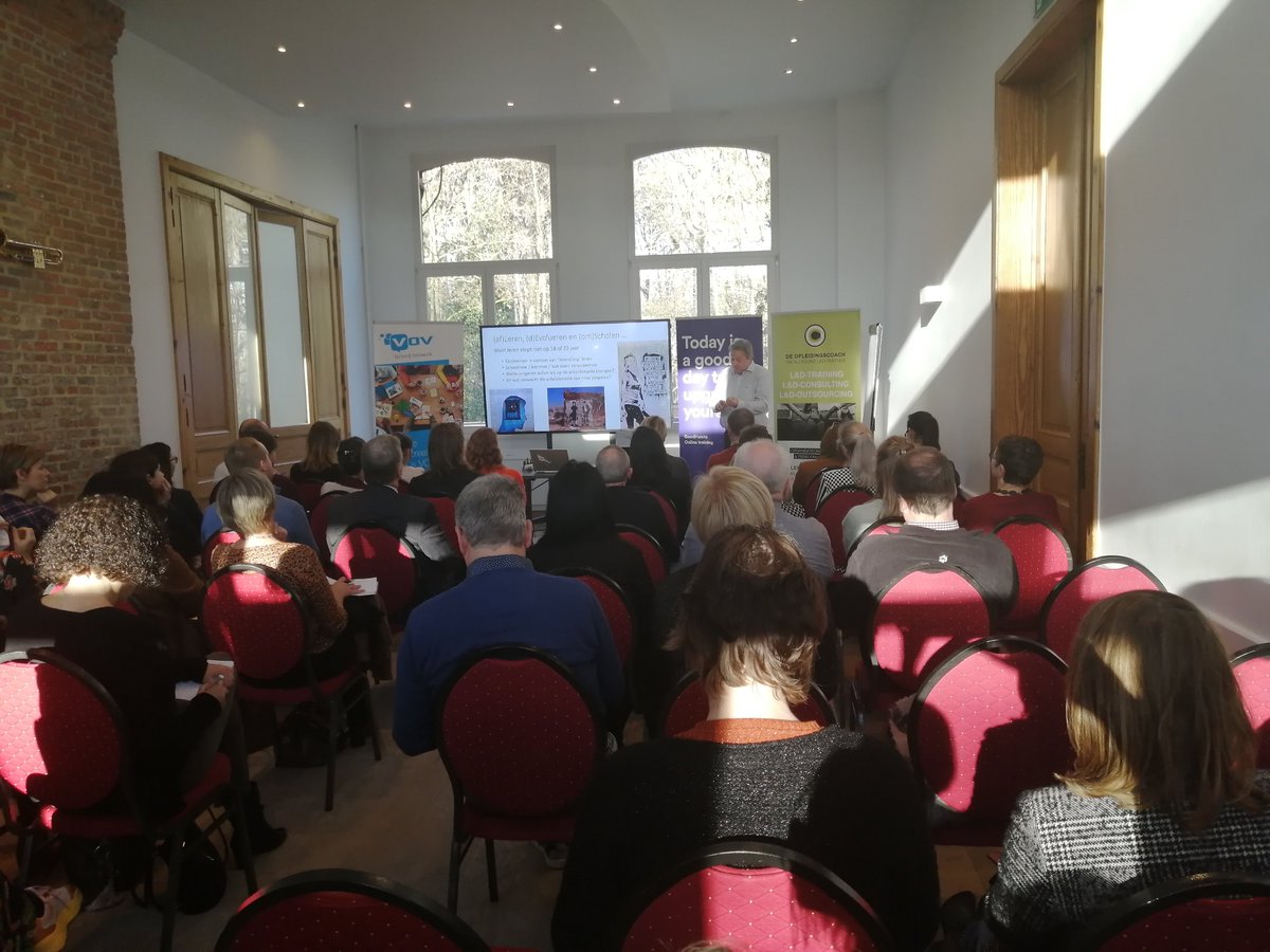 "Waarom spreken van #eindtermen in een context van #Levenslangleren?" @CarlFoulon op #vovpitstop