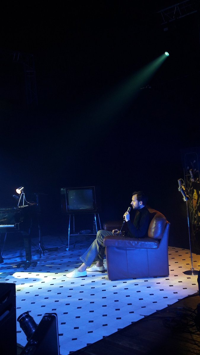HeleneHPDV's tweet photo. 🎬Dernier jour de tournage pour #LesSerge @StudiosFerber
et encore un moment précieux : La Noyée par @benlavernhe
avec Noam Morgensztern au piano 🎹🎶 @ComedieFr 🎥 @France3tv #Gainsbourg
Production : Sébastien Folin et Olivier Drouot / @LaBelleTele https://t.co/RlGxqD8lp8