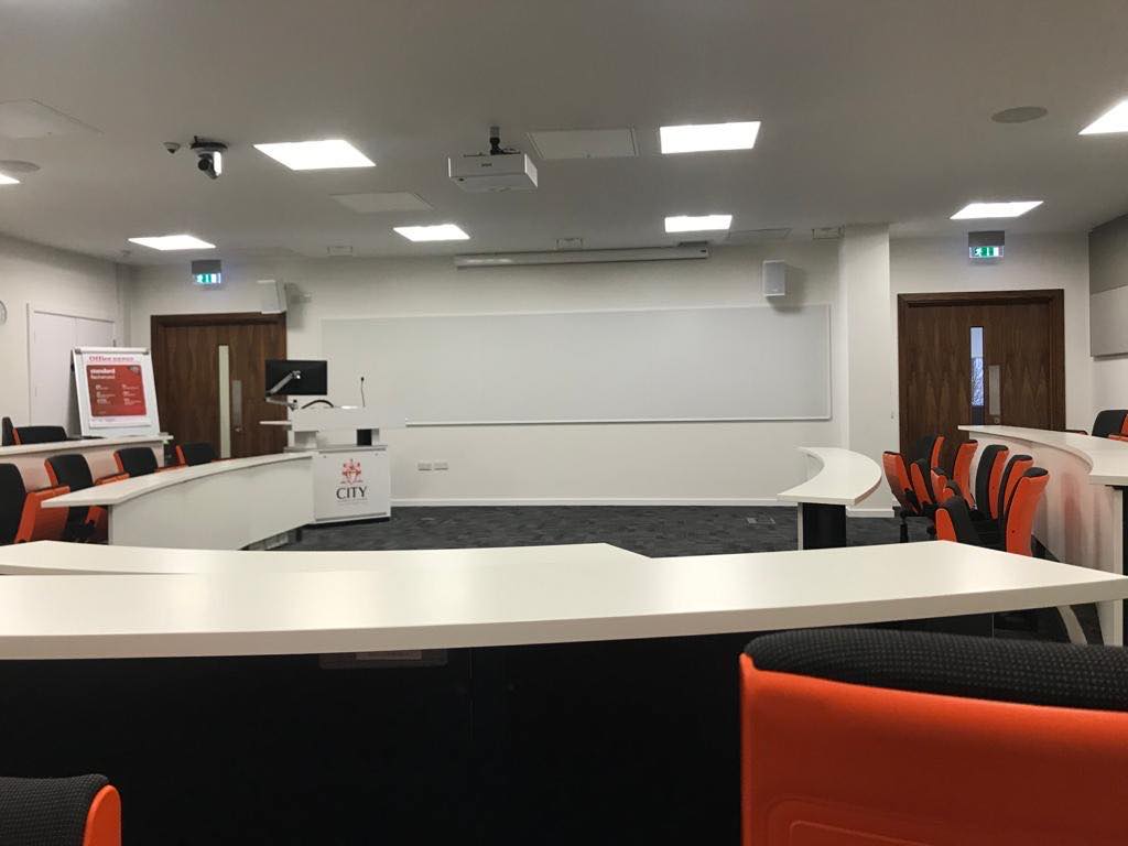 Thinkspaces1's tweet image. Continuous Writing Wall install at City University London - Franklin Building, creating a seamless (dry wipe and low gloss) writing and projection surface in their classroom spaces.  #CityUniversityLondon #LearningSpaceDesign #WritingSurfaces
